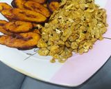 A picture of step 5 of Fried plantain with scramble egg.