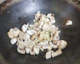 A picture of step 3 of Garlic pepper mushroom.