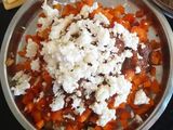 चीझ पिझ्झा पराठा (cheese pizza paratha recipe in marathi)