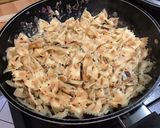 Une image de l'étape 10 de Farfalles bicolores au gorgonzola,basilic et oignon rouge.