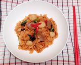 Foto langkah ke 10 dari resep Kwetiau Goreng Manis Pedas.