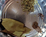 தக்காளி தொக்கு சாதம் (Thakkaali thokku satham recipe in tamil) ரெசிபி ஸ்டேப் 2 புகைப்படம்