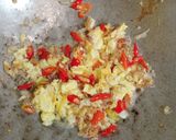 Foto langkah ke 3 dari resep Tumis Oyong Mix Telur.