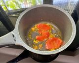 Hình bước làm 2 của món Canh măng tươi chua cay