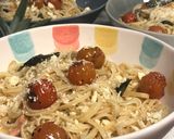 Foto del paso 8 de la receta Tallarines con salmón y cherrys en salsa de salvia con mantequilla