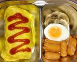 รูปขั้นตอนการทำที่ 3 ของ ข้าวกล่องไข่ห่อข้าว (Egg-wrapped Rice Lunch Box)