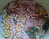 Foto del paso 3 de la receta: Pavo deshuesado al horno con salsa de vino y coñac