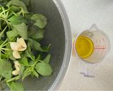 A picture of step 1 of Basil Sauce Noodles.