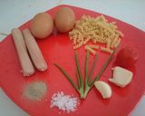 Foto langkah ke 1 dari resep Omellete makaroni sosis keju (telur dadar isi).