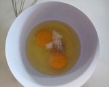 Foto langkah ke 3 dari resep Tamagoyaki (Japanese Roll Egg).