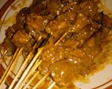 Foto langkah ke 7 dari resep Sate Tahu Bakso Bumbu Pecel.