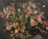 Foto del paso 2 de la receta: Salmón con setas 🍄 y jamón