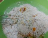 A picture of step 2 of Crispy Anda paratha.