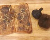 รูปขั้นตอนการทำที่ 1 ของ Vegan Garlic& Black Garlic Bread ขนมปังกระเทียมสด & ดำ เนียมหูเส