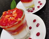 A picture of step 5 of Yogurt panna cotta with strawberry.