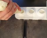 Une image de l'étape 5 de Crémeux vanille insère pomme et caramel.