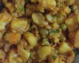 உருளைக்கிழங்கு பட்டாணி பொரியல் ரெசிபி ஸ்டேப் 3 புகைப்படம்