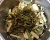 Foto del paso 4 de la receta: Calabacitas con rajas de poblano versión light