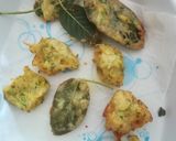 Foto del passaggio 4 della ricetta Frittelle di zucchine