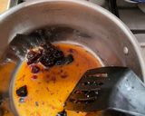 A picture of step 1 of Sticky caramelised onion sauce.