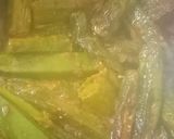 A picture of step 5 of Masala bhindi.