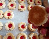 Foto langkah ke 5 dari resep 250. Thumbprint tepung roti.