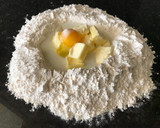 Foto del paso 4 de la receta: Masa casera para discos/tapas de empanadas