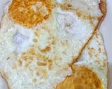 Foto langkah ke 3 dari resep Telur Ceplok Saus Tiram.