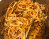 Φωτογραφία βήματος 7 της συνταγής Fettuccine με μοσχαρίσιο λουκάνικο και κόκκινο κρασί
