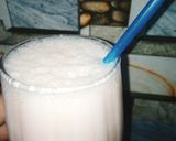 A picture of step 4 of Iced banana shake with rooh afza 😋😋😍😍.