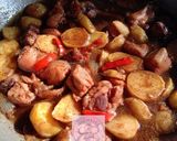 Foto langkah ke 6 dari resep Ayam Kentang Masak Lada Hitam.