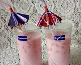 A picture of step 7 of Rose milk ice apple.