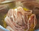 Foto del paso 3 de la receta: Rejos de calamar en salsa de cebolla