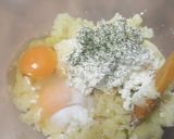 Foto del paso 1 de la receta Pan en sartén con requesón y patatas