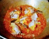 A picture of step 3 of Kakrar jhal / bengali style crab curry.