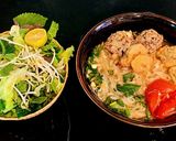 A picture of step 6 of Banh Da Noodle Soup with Shrimp, Pork, and Fish Cake.