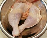 Sült csirkecomb zöldségekkel recept fázis 2 fotója