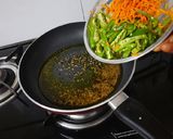 गाजर मिर्च वाला अचार (Gajar mirch wala achar recipe in hindi) रेसिपी चरण 4 फोटो