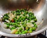 A picture of step 2 of Matar Paneer Bhurji.
