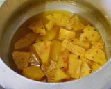 A picture of step 2 of Sweet Sour Pineapple Curry.