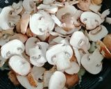 Foto del paso 5 de la receta Alitas de pollo con salsa de castañas y portobello