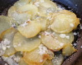Foto del paso 6 de la receta: Patatas al ajo cabañil