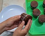 Foto langkah ke 5 dari resep Bolu kukus pisang isian coklat.