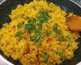 Gambar langkah 5 resipi Nasi goreng kunyit udang kering.