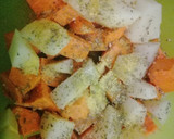 Foto del paso 1 de la receta: Papas y boniatos en condimento sabor pollo