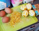A picture of step 3 of Squidgy lemon drizzle.