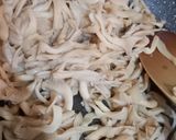 Foto langkah ke 3 dari resep Tumis jamur tiram.