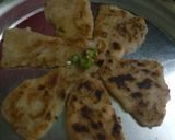A picture of step 11 of Flower Aallo paratha.
