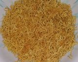 Foto langkah ke 2 dari resep Camilan mie pedas.