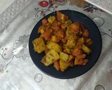 गाजर आलू की सब्जी (gajar aloo ki sabzi recipe in Hindi) रेसिपी चरण 3 फोटो